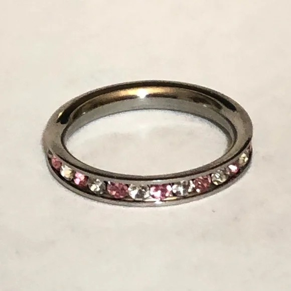 Pink and White Faux diamonds Ring - Picture 4 of 8